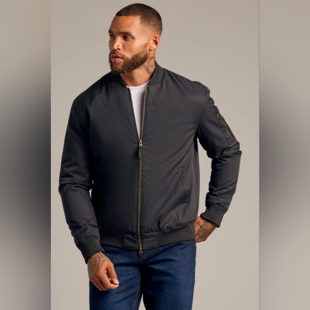 True Classic Black Carbon Minimalist Streetwear Bomber Jacket Size XL